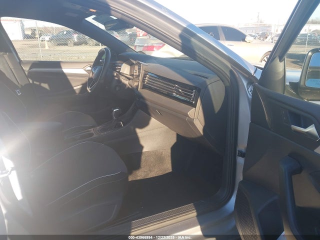 Volkswagen Jetta 1.5t Sport