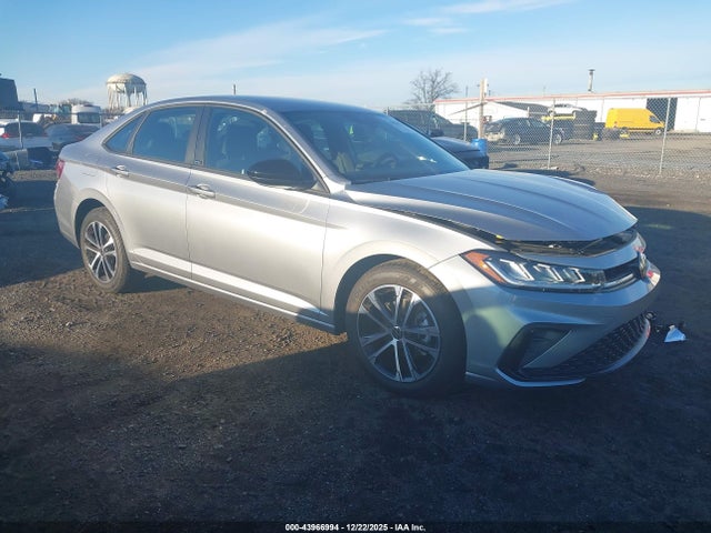 Salvage Volkswagen Jetta Image