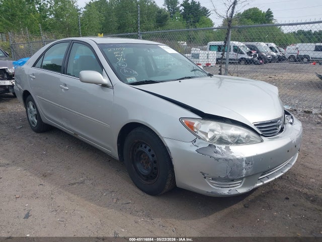 Salvage Toyota Camry Image