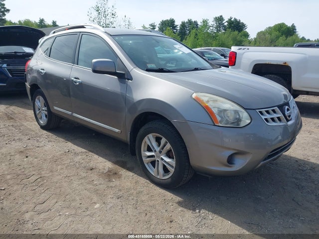 Salvage Nissan Rogue Image