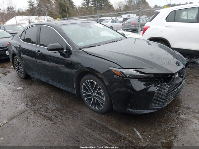 Salvage Toyota Camry Image