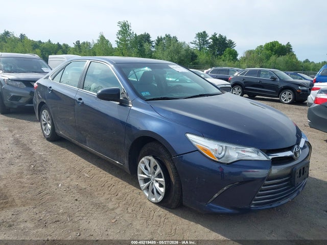 Salvage Toyota Camry Image