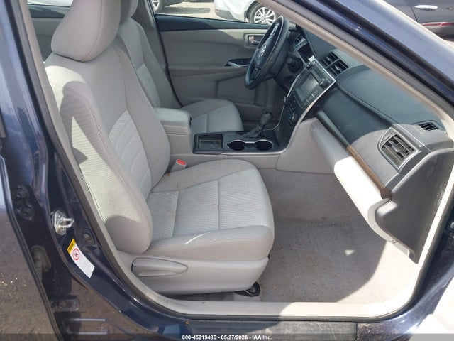Toyota Camry Le