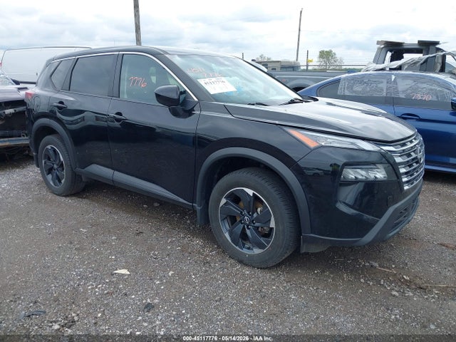 Salvage Nissan Rogue Image