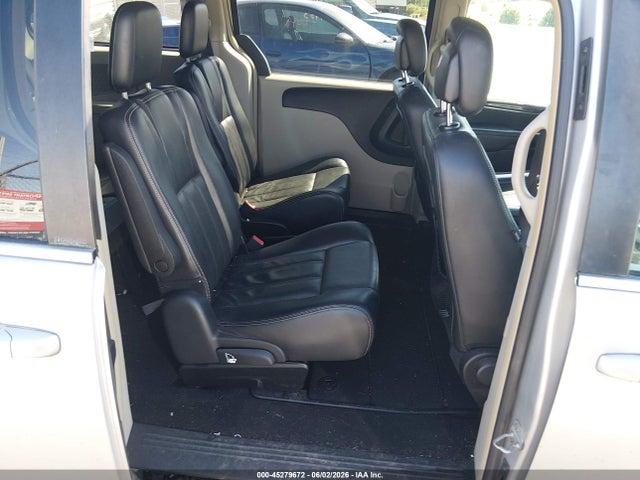 Chrysler Town & Country Touring