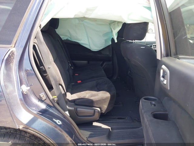 Nissan Pathfinder Sv