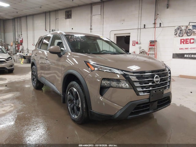 Salvage Nissan Rogue Image