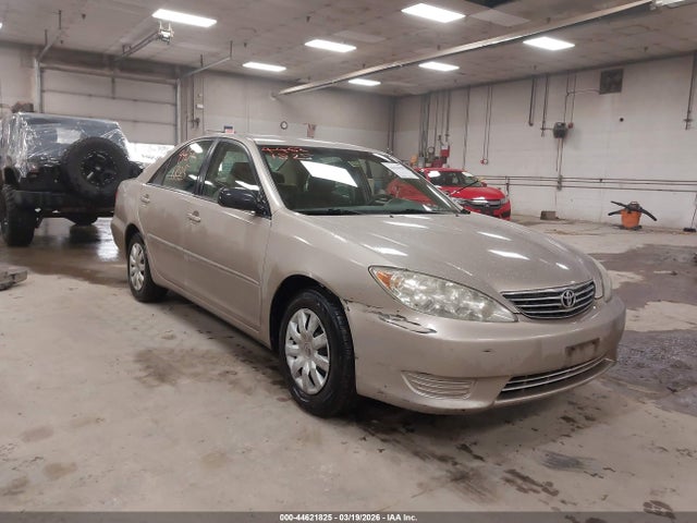 Salvage Toyota Camry Image