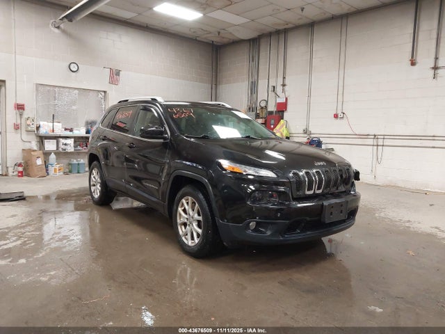Salvage Jeep Cherokee Image