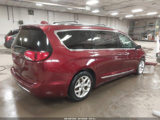 Chrysler Pacifica Touring-l Plus