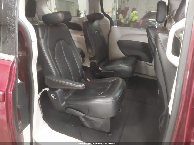 Chrysler Pacifica Touring-l Plus