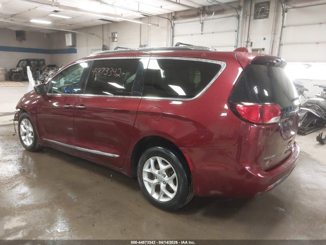 Chrysler Pacifica Touring-l Plus