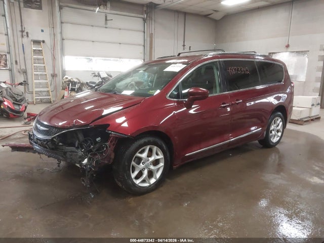 Chrysler Pacifica Touring-l Plus