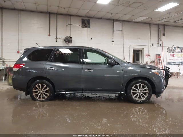 Nissan Pathfinder S