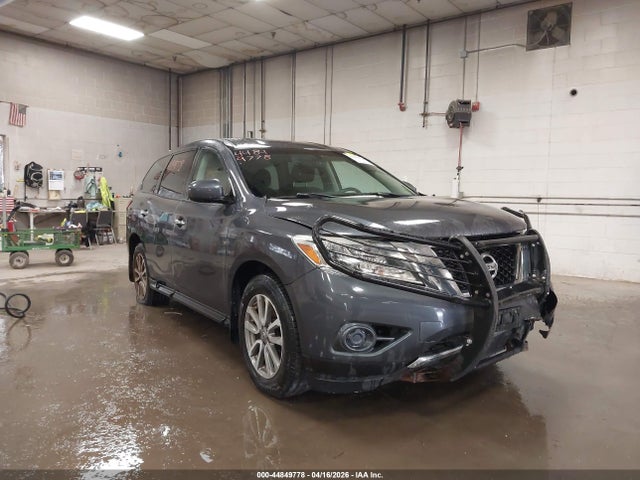 Salvage Nissan Pathfinder Image