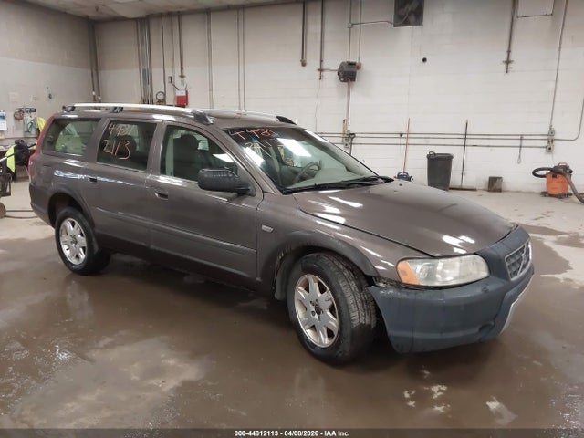 Salvage Volvo XC70 Image