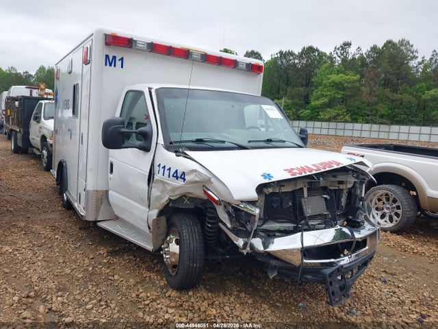 Salvage Ford E-350 Image