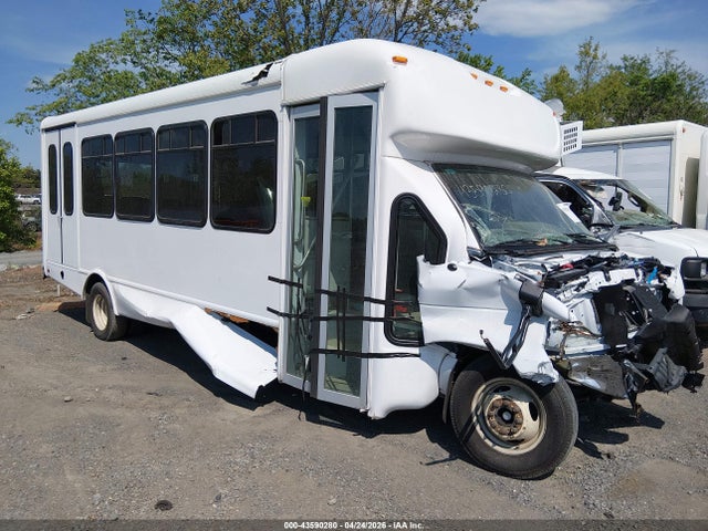 Salvage Ford E-450 Image