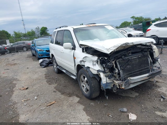 Salvage Honda Pilot Image
