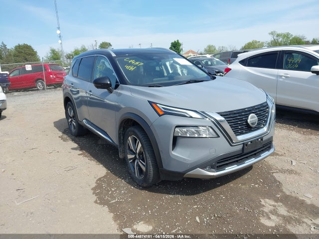 Salvage Nissan Rogue Image