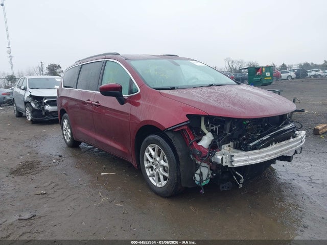 Salvage Chrysler Voyager Image