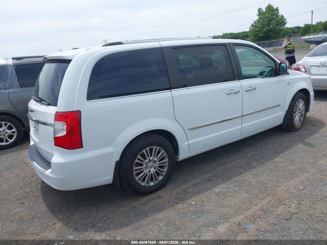 Chrysler Town & Country Touring-l 30th Anniversary