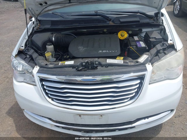 Chrysler Town & Country Touring-l 30th Anniversary