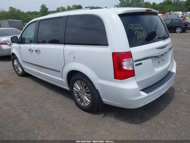 Chrysler Town & Country Touring-l 30th Anniversary
