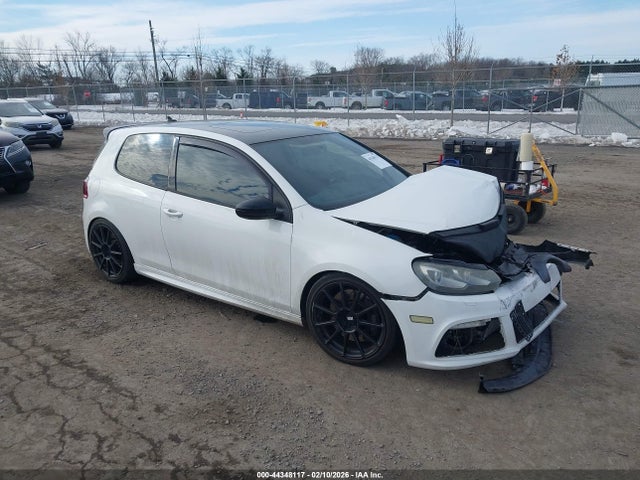 Salvage Volkswagen Golf Image