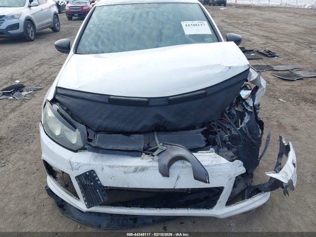 Volkswagen Golf 2-door
