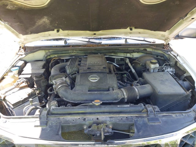 Nissan Pathfinder S