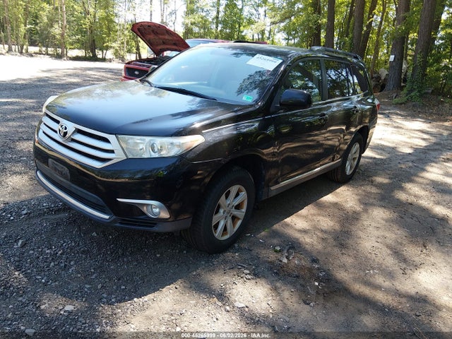 Toyota Highlander Base V6