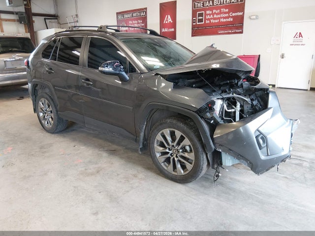 Salvage Toyota RAV4 Image