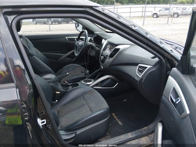 Hyundai VELOSTER