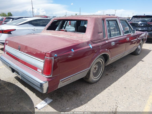 Lincoln Towncar Signature
