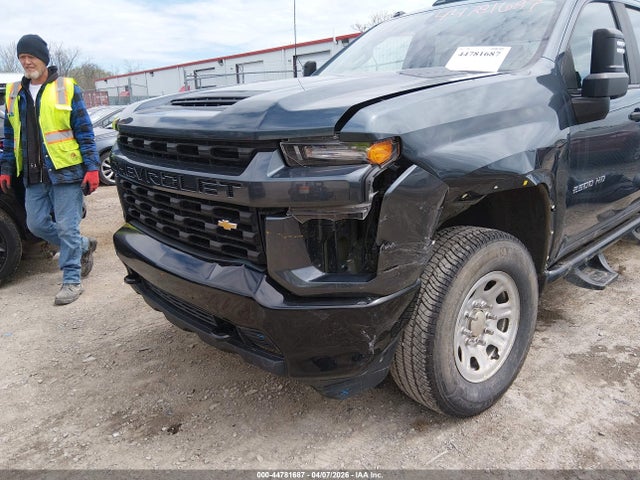 Chevrolet Silverado 2500 4wd  Standard Bed Custom