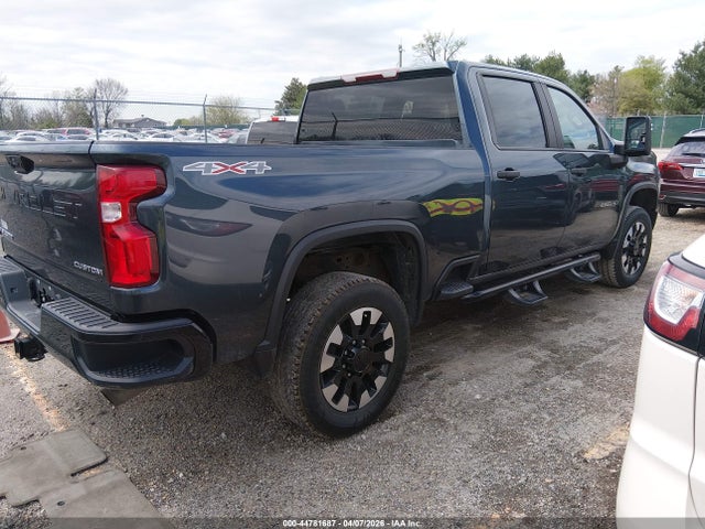 Chevrolet Silverado 2500 4wd  Standard Bed Custom