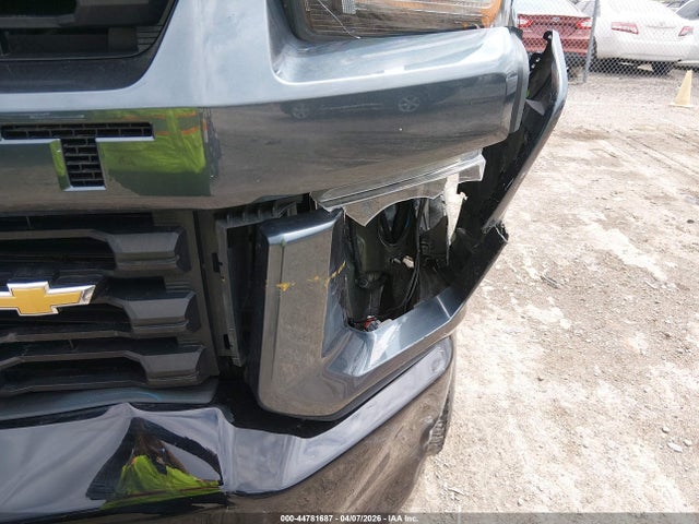 Chevrolet Silverado 2500 4wd  Standard Bed Custom