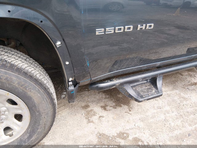 Chevrolet Silverado 2500 4wd  Standard Bed Custom