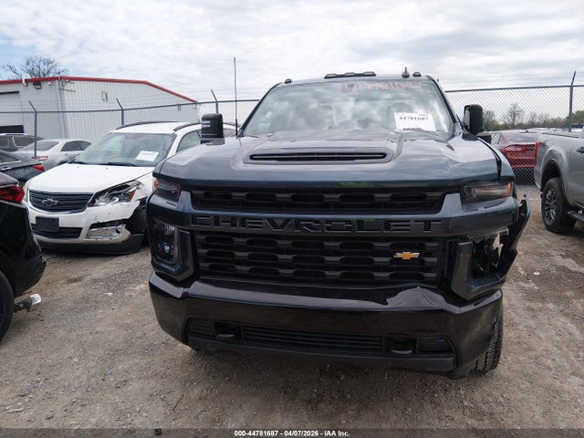 Chevrolet Silverado 2500 4wd  Standard Bed Custom