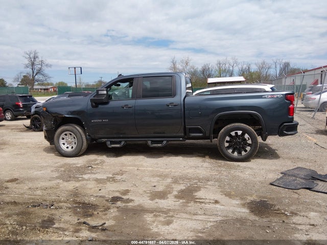 Chevrolet Silverado 2500 4wd  Standard Bed Custom
