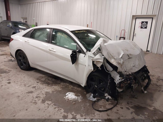 Salvage Hyundai ELANTRA Image