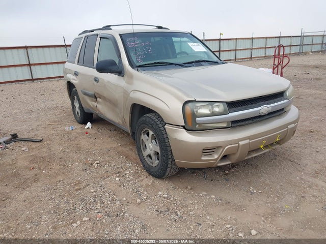Salvage Chevrolet Trailblazer Image