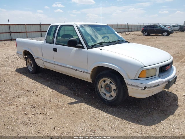 Salvage GMC Sonoma Image