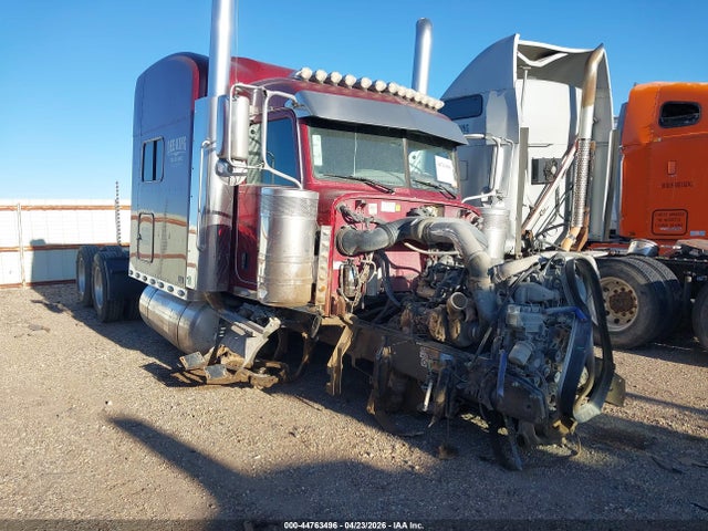Salvage Peterbilt 389 Image