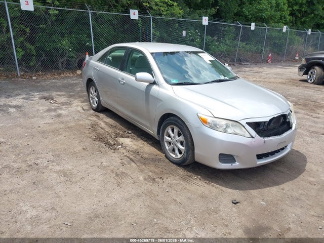 Salvage Toyota Camry Image