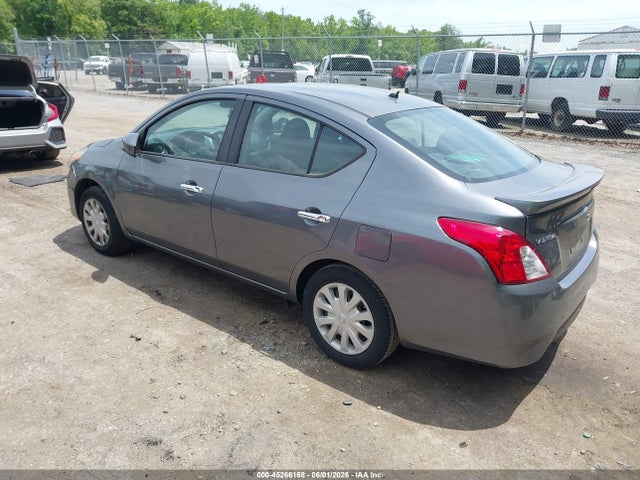 Nissan Versa