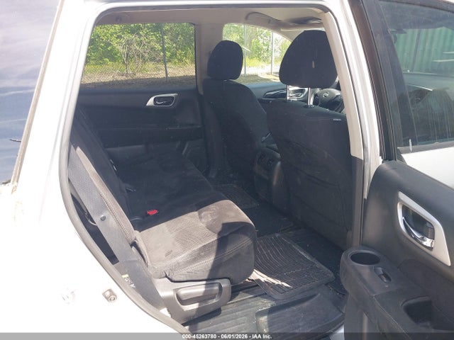 Nissan Pathfinder S