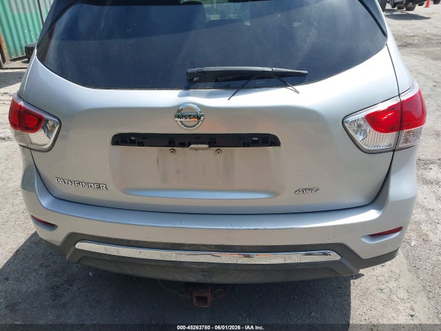 Nissan Pathfinder S