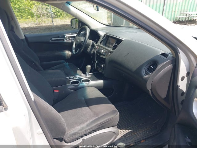 Nissan Pathfinder S